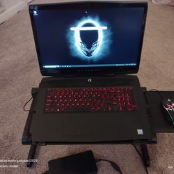 Alienware M17 