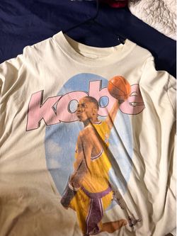 TAPPEDINSNEAKERS Kobe Tee