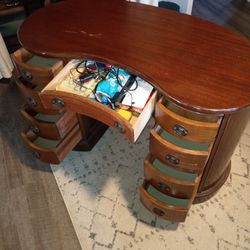 Mahogo Y Kydney Shape Desk
