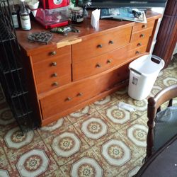 Dresser 1 Mark On Top 
