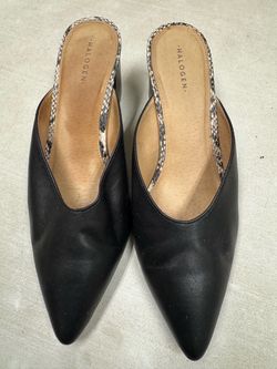 Halogen Black Leather Pointed-Toe Mules