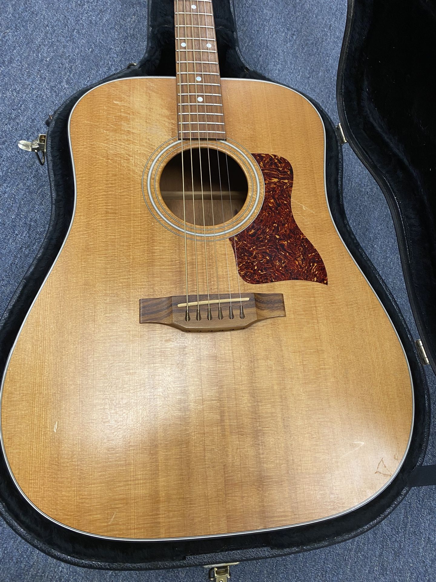 Taylor 410 Acoustic Guitar