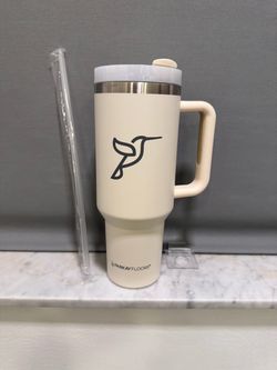 New Insulated Large  Beverage Tumbler Cup With Lid & Straw