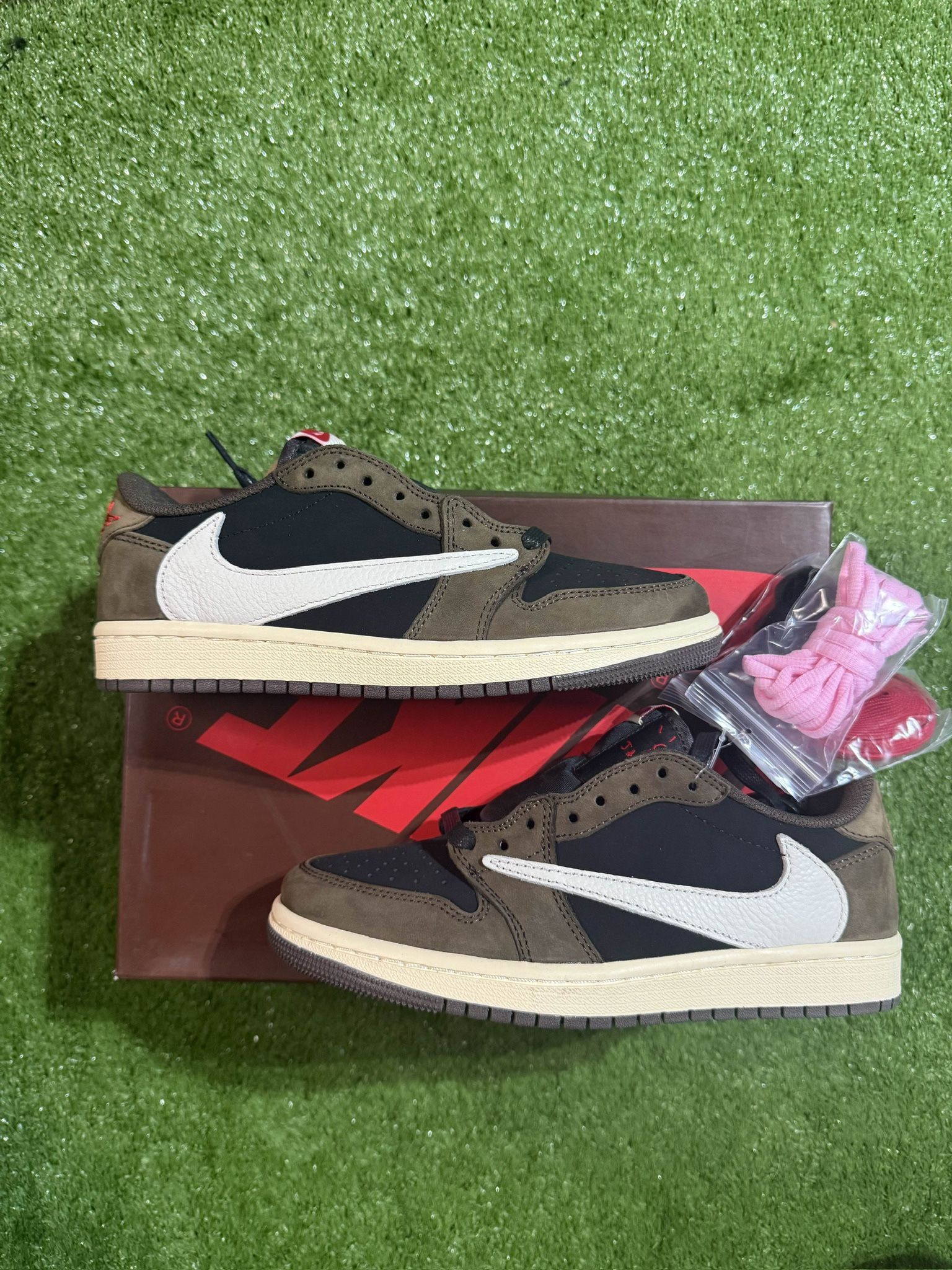 Jordan 1 Travis Scott Mocha Low