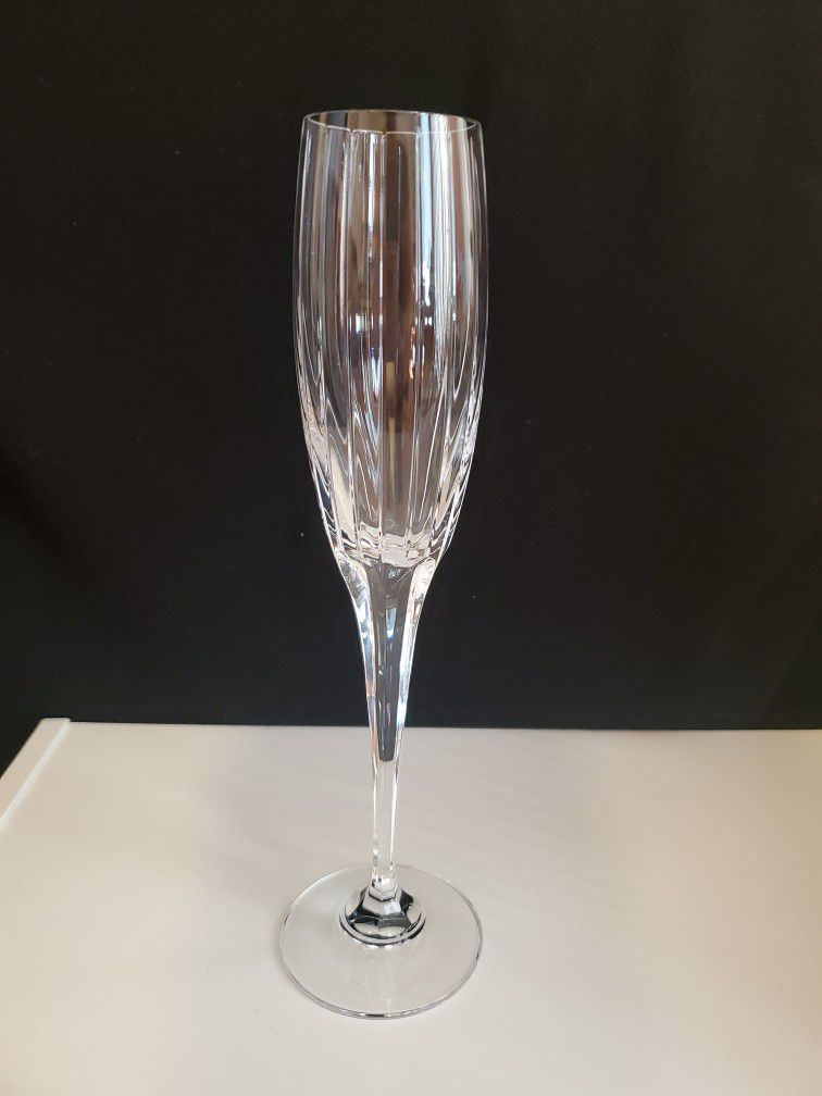 11" FLUTE Champagne Glasses- Crystal, Set Of  8.  Great For Spring Brunch or Wedding Toast.  Make An Offer!!