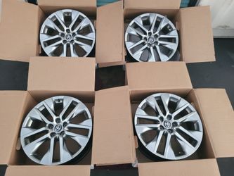 19" Rims Toyota RAV4 Rines originales 19" RAV4 Zero Scratches No dents No curb rash No damage