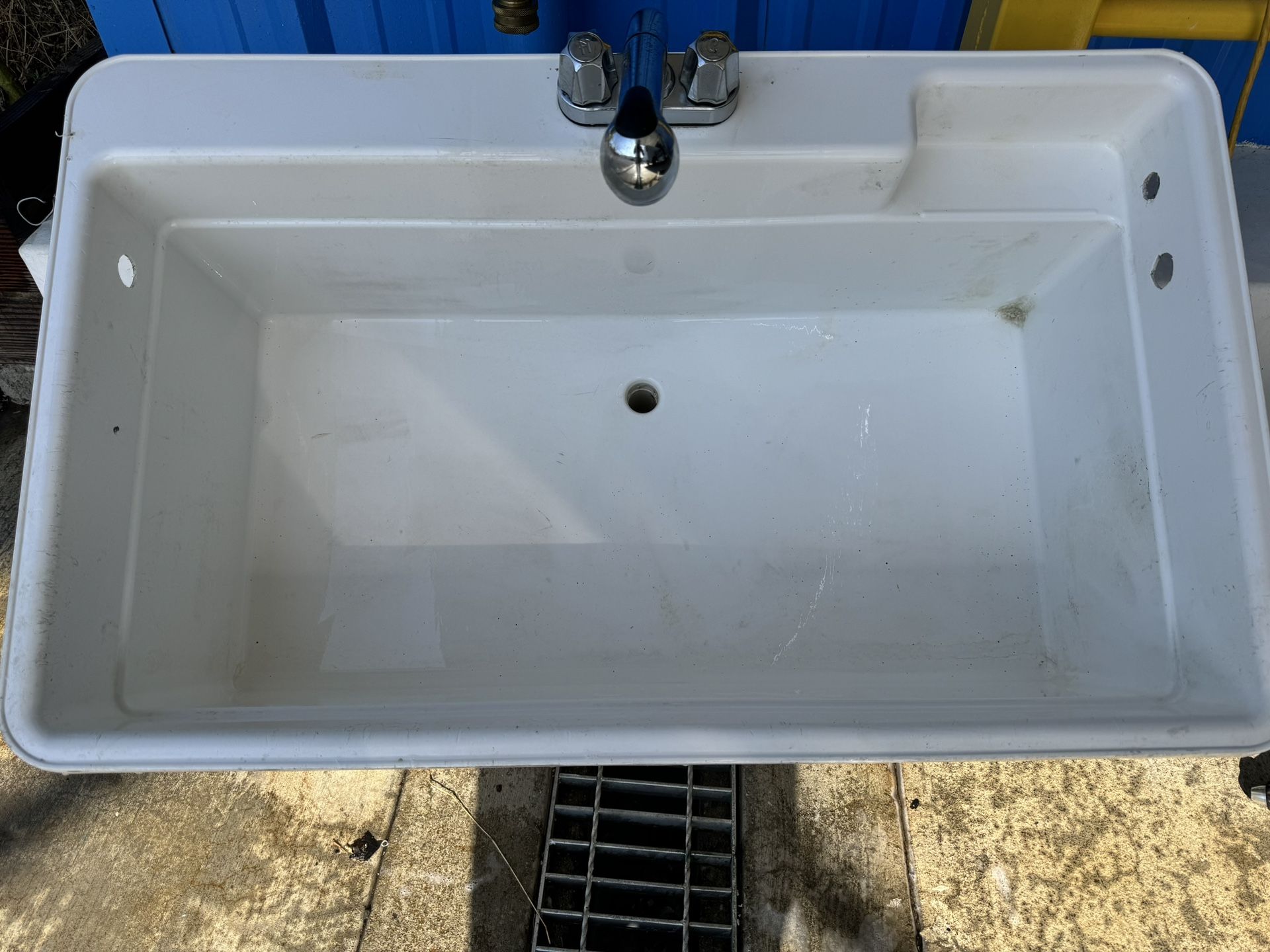 UtilityTub Heavy Duty Sink