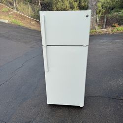 Household Refrigerator Fridge Freezer Great For Garage