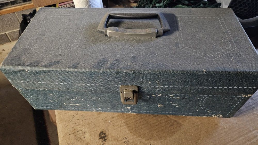8 Track Case Filled With 8 Tracks