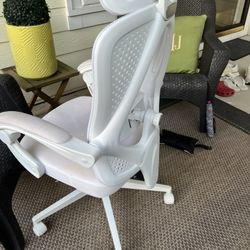 Office Chair/Gaming Chair, Good Shape