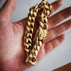New 18k Yellow Gold Cuban Link Bracelet 