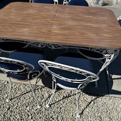 Outdoor Table And Chairs 