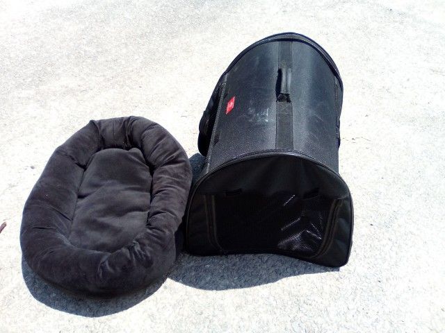 Dog House + Pillow Black 30.00