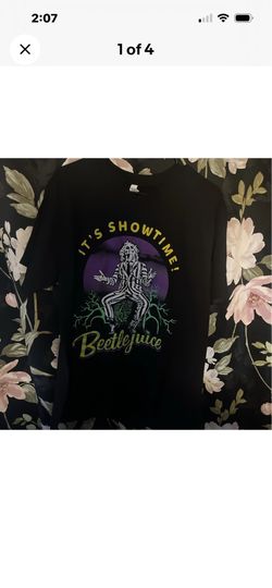 Beetlejuice, it’s showtime Michael Keaton graphic tee size large