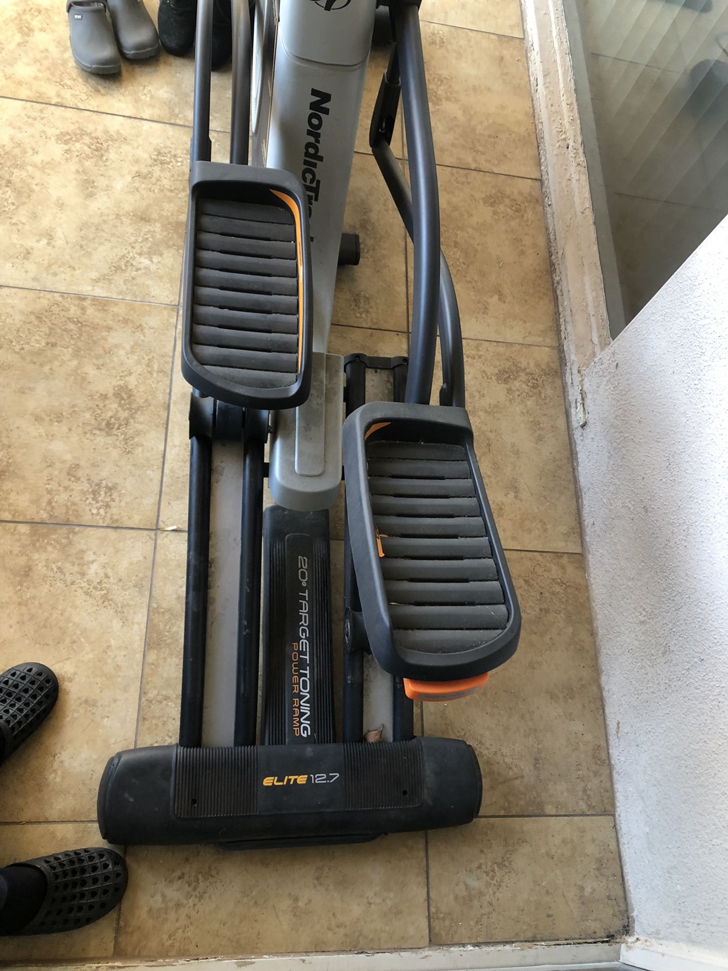 Elite 12.7 elliptical outlet