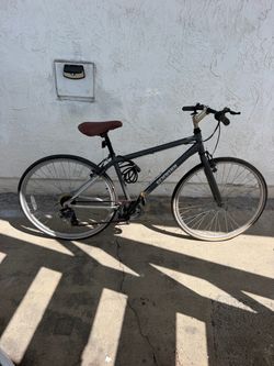 Schwinn Addison Hybrid Bicycle