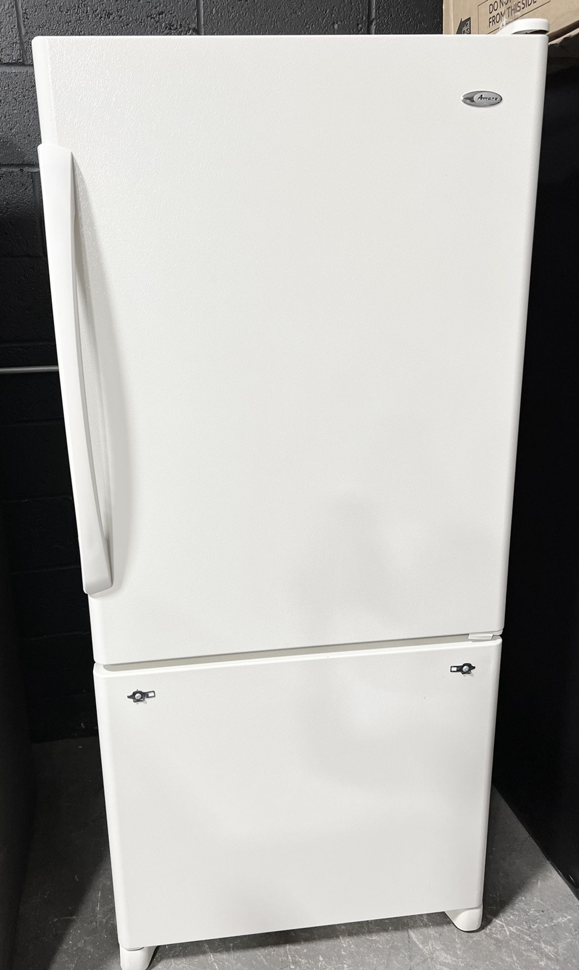 30” ALMOND Bottom Freezer Refrigerator