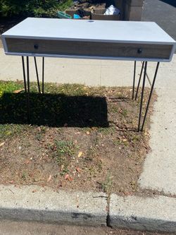 Free desk