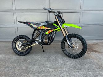 2026 Surron Hyper Bee (green)