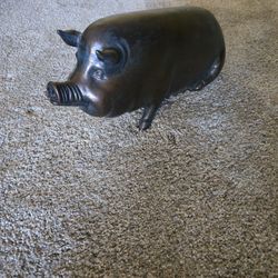 Composit Resin Pig Shelf Or Book End