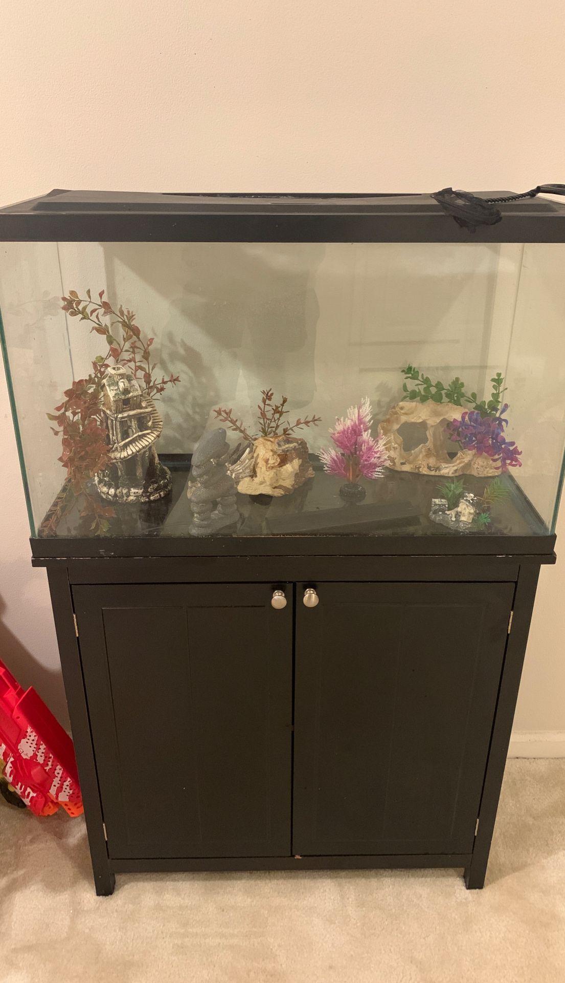 29 gallon fish tank with stand and accessories.