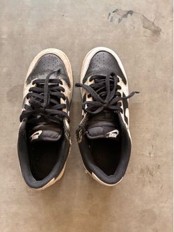 Nike dunks black and white