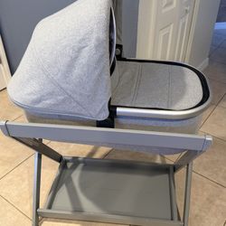 Uppa Baby Bassinet And Stand 