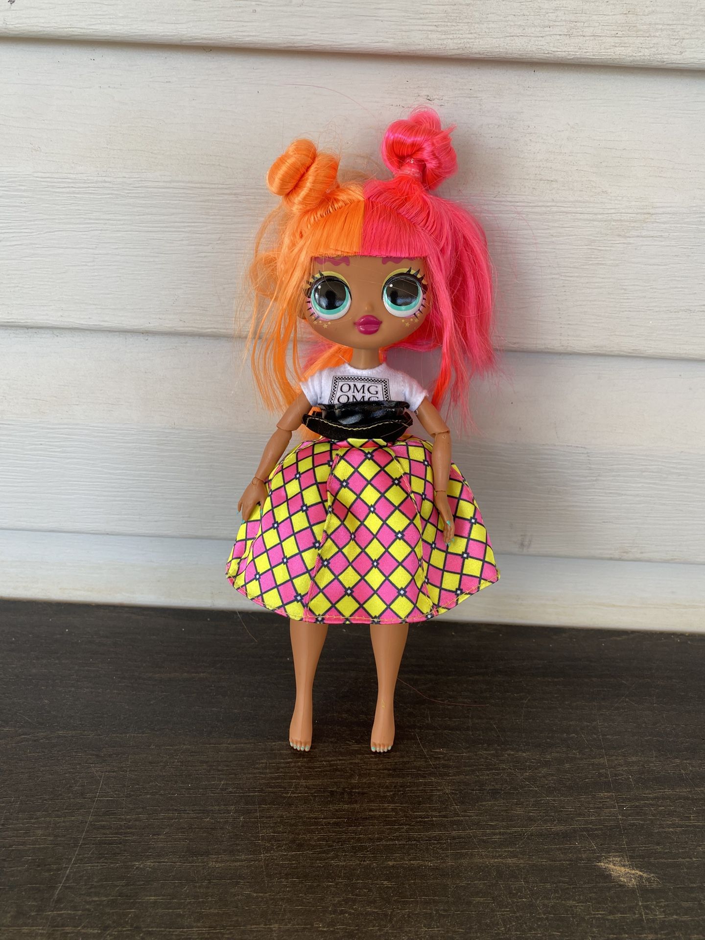 LOL Surprise OMG Neonlicious Fashion Doll