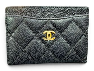 CHANEL BLACK QUILTED CARD CASE WITH GOLD CC LOGO (AZP032962)