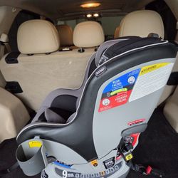 Chicco NextFit Zip Convertible Car Seat - Carbon