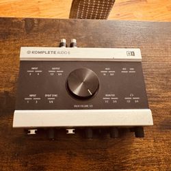 Komplete Audio 6 USB Audio Interface