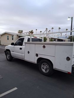 2001 Chevy Silverado 2500 – Work Truck Ready –