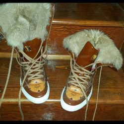 MCM Sneakers with Fur Woman Size 7