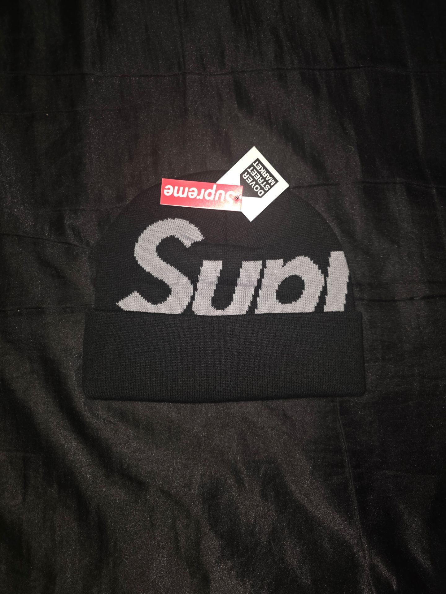 Supreme Beanie Big Logo, Black W/ Grey