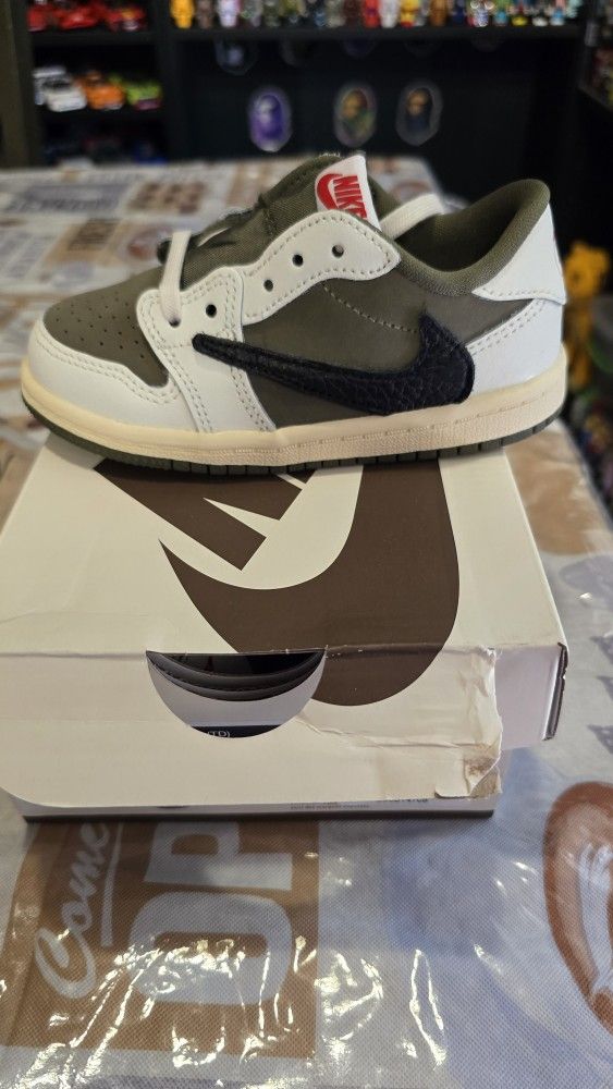 Travis Scott Medium Olive