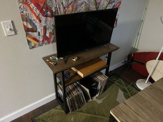32” Tv Television And Modern  Entertainment Stand 