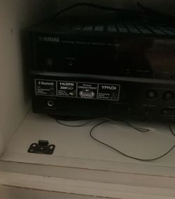 Yamaha RX-V381 5.1-Channel A/V Home Theater Receiver