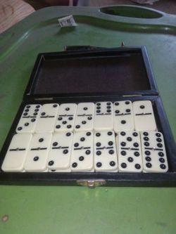Domino's set