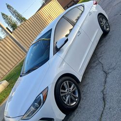 2018 Hyundai Elantra LX