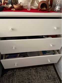 Ehite ikea 4 drawer