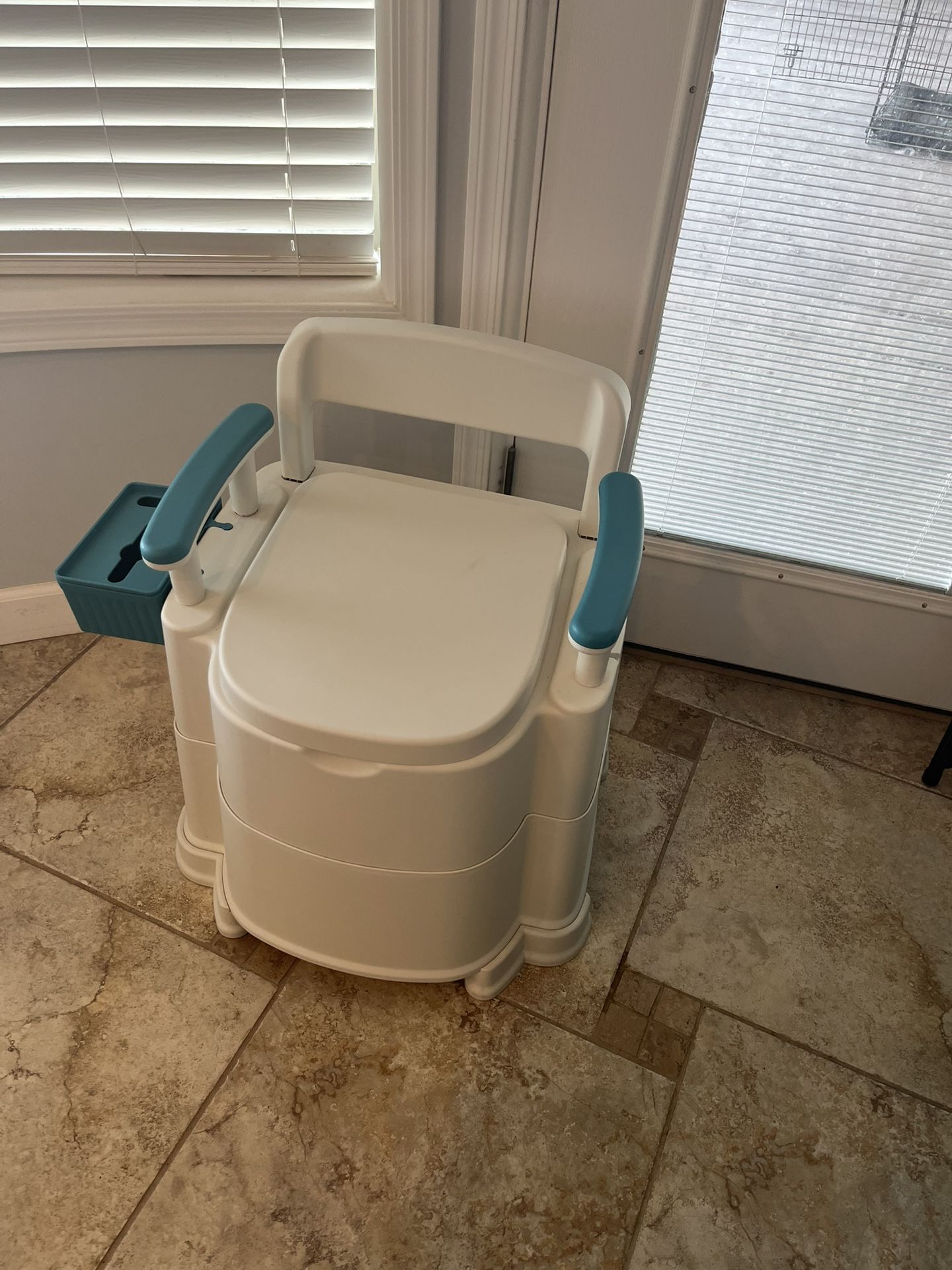 Bedside Commode with Replacement Bags