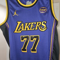 Luka Doncic Jersey Lakers XL $45 Firm On Price 