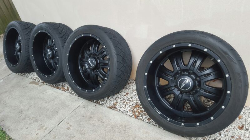 22x10.5 bmf rehabs with 305/40/22 nitto 420