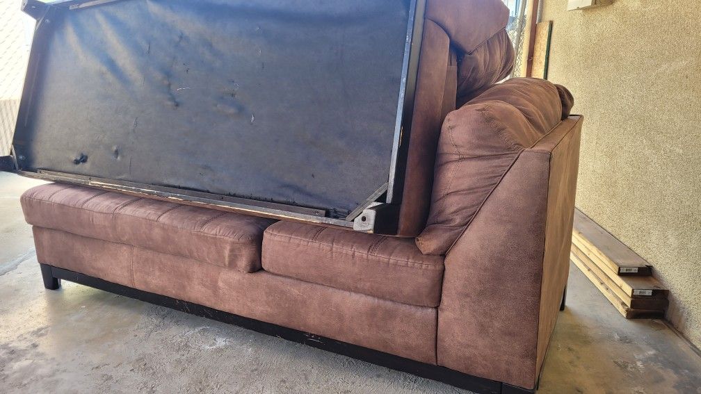 Sectional  $160