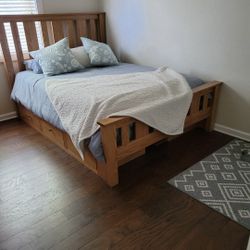 Solid.oak Queen Bedframe With Storage 