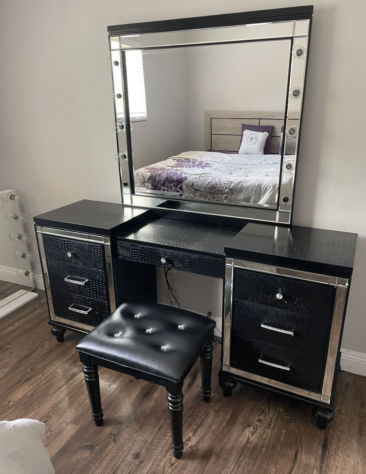 Valentino Black Vanity Desk With Stool