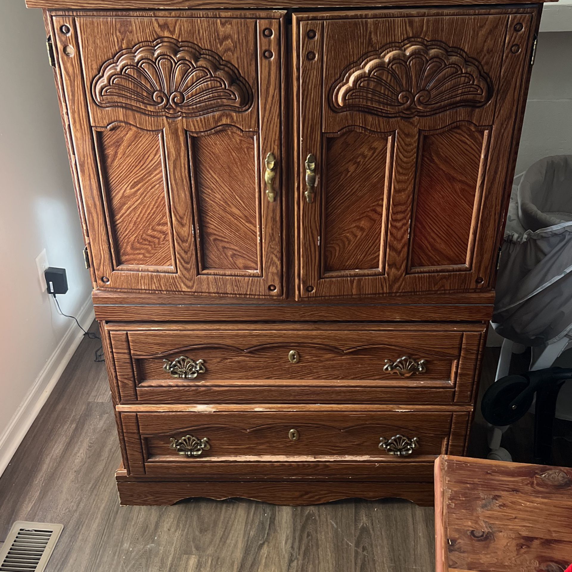 Dresser With Drawers 