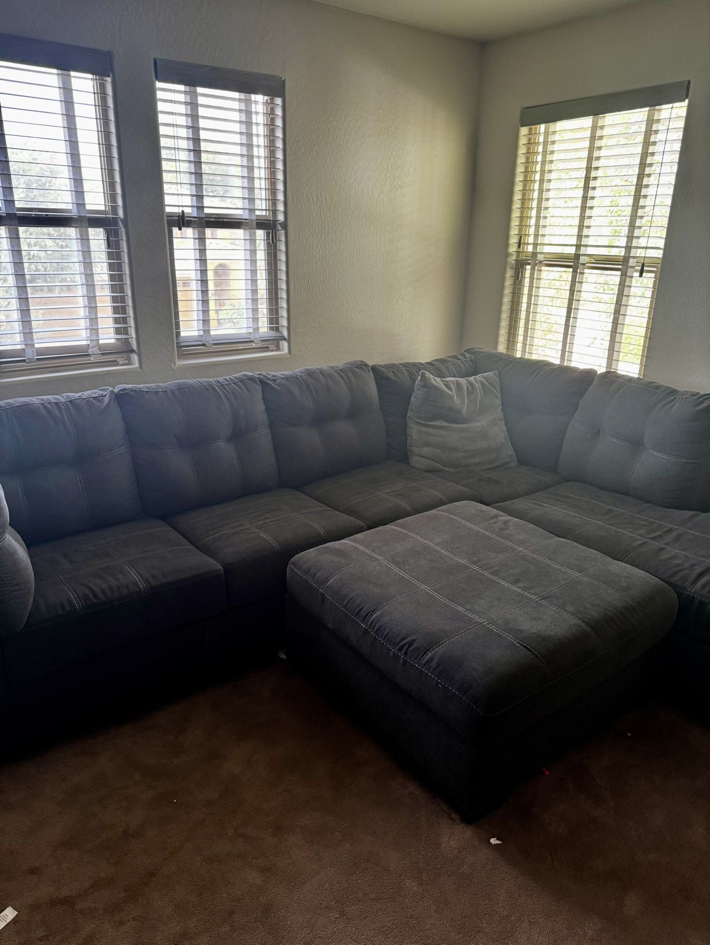 Large sectional Sofa With ottoman