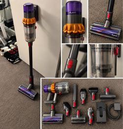Dyson V15 Detect Cordless Vacuum | Like New