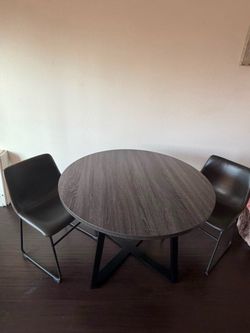 Ashley Furniture Modern 48” round dining table